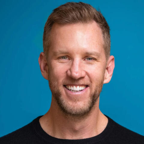 Online Personal Shopping testimonial for working with Personal Stylist Lena Piskorowski Golden Gate bridge